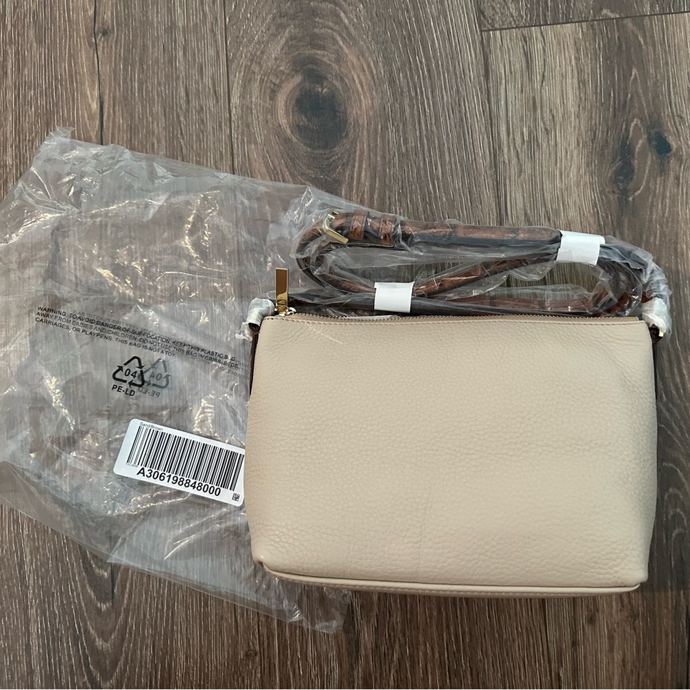 Gili Handbag - Picture 2 of 5